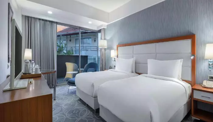 هتل دابل تری بای هیلتون کوش آداسی